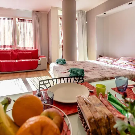 Leonardo Apartment